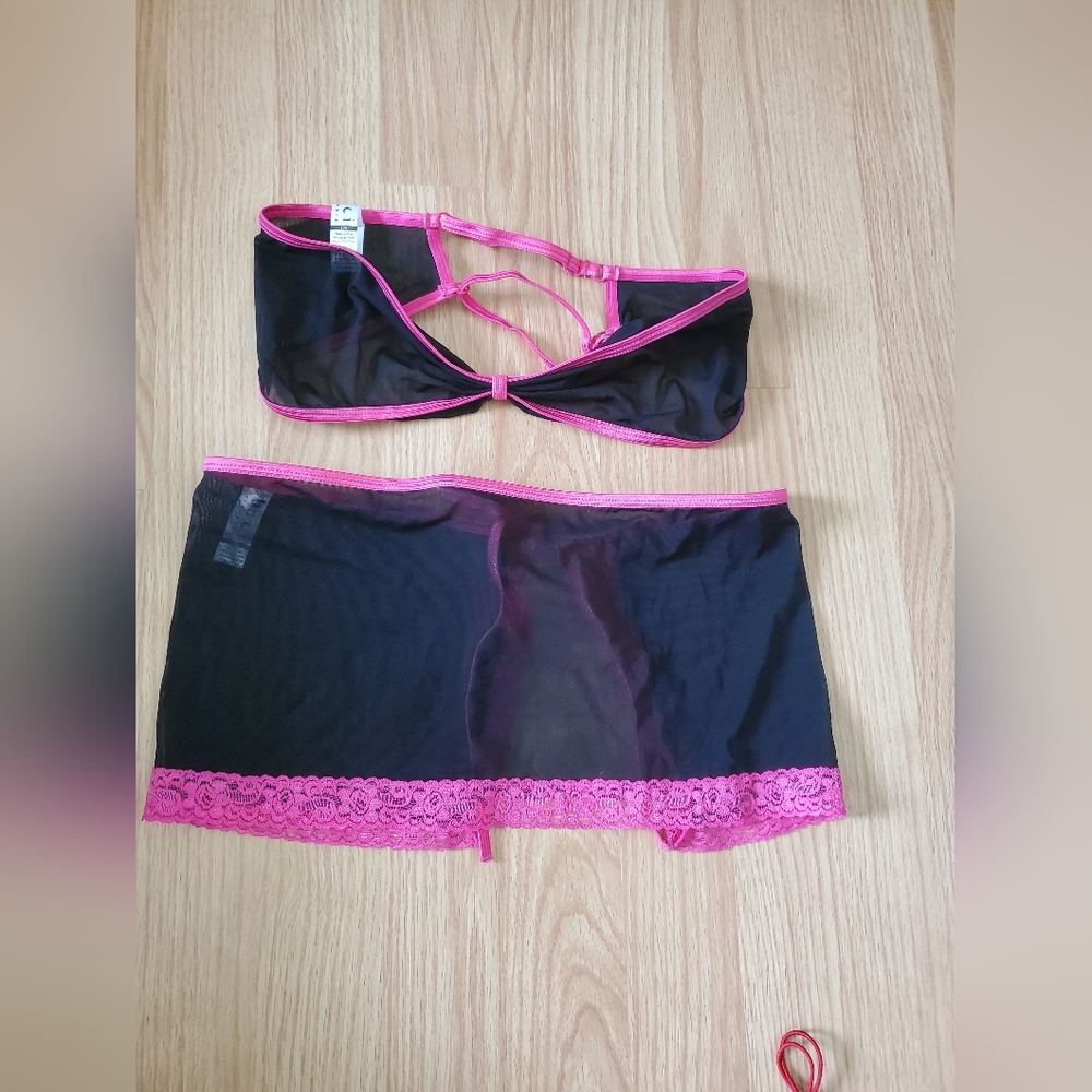 Black and Pink Lace Trim Lingerie Set